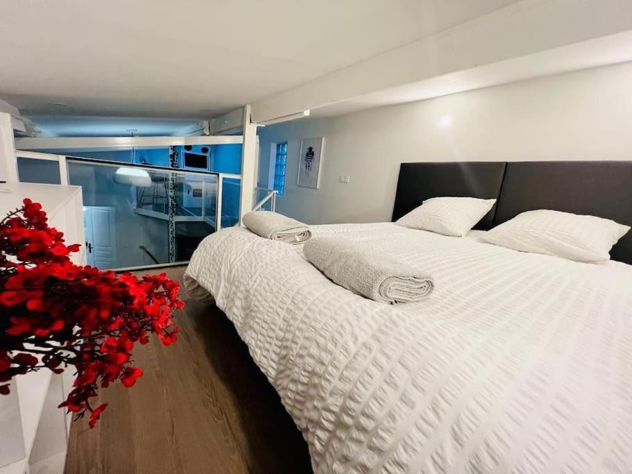 Unique Loft Apartment Located 15 Minutes From The Champs Elysees Saint-Ouen (Seine-Saint-Denis) Exterior foto
